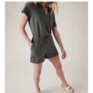 Athleta Balance Romper Women's Bali Green Short Sleeve  Jumpsuit Size Med